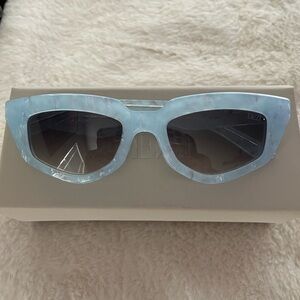 Dezi On Read sunglasses in BB Blue Quartz